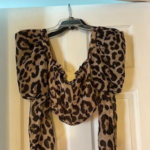 Leopard long sleeve crop top with square neck and puff sleeves